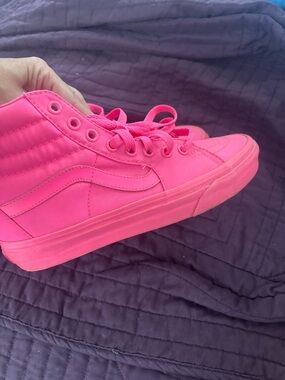 Bright Pink High-Top monocanvas Sneakers - vans